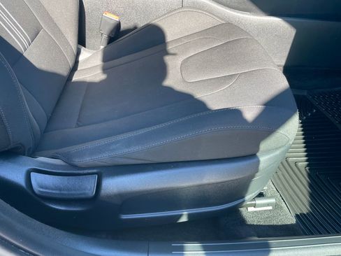 Used 2022 Hyundai Elantra SEL w/ Convenience + Premium Package FWD image 15