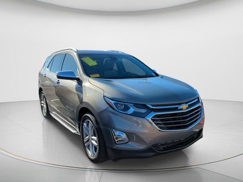 Used 2018 Chevrolet Equinox Premier FWD image 3