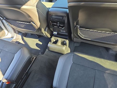 New 2025 Jeep Grand Cherokee L Altitude image 12