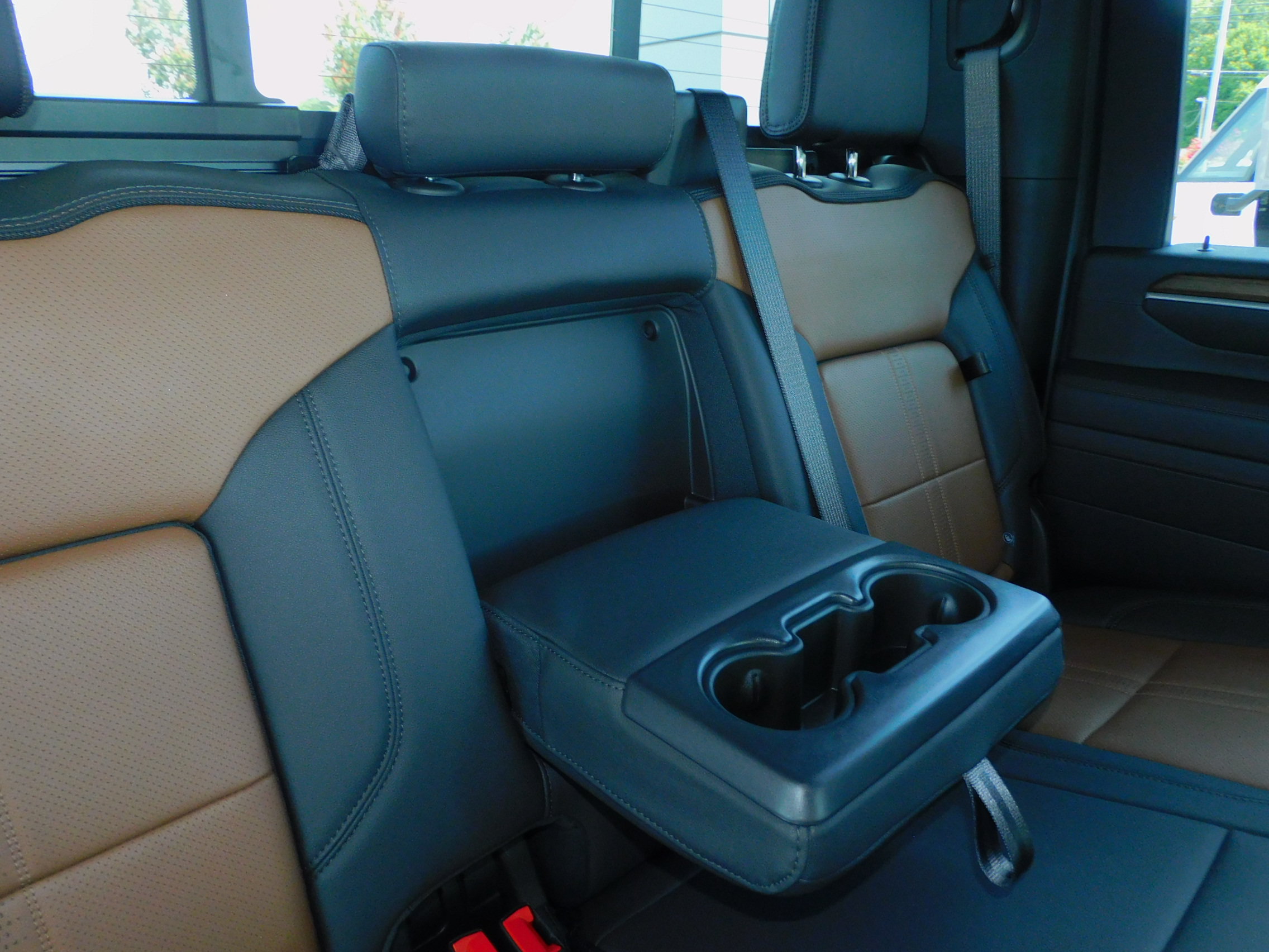 New 2026 Chevrolet Silverado 2500 High Country w/ High Country Premium Package AWD/4WD image 30