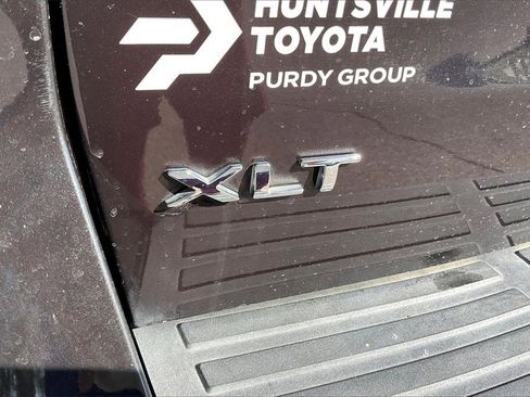 Used 2024 Ford Expedition XLT image 11