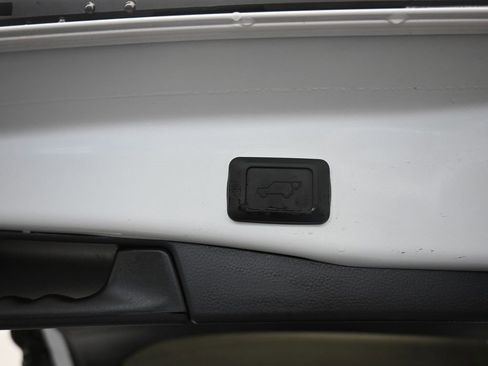 Used 2022 Toyota RAV4 XLE w/ Convenience Package image 41