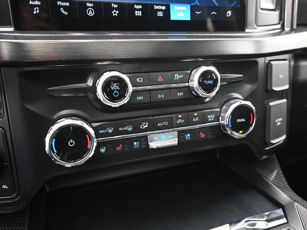 New 2026 Ford F250 Lariat w/ Black Appearance Package AWD/4WD image 17