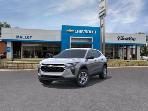 New 2026 Chevrolet Trax LS w/ Driver Confidence Package image 8