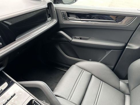 New 2026 Porsche Cayenne GTS AWD/4WD image 29