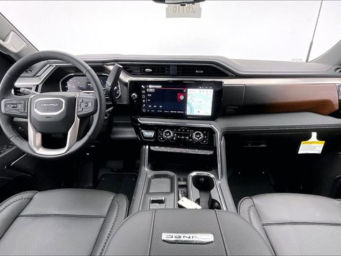 New 2026 GMC Sierra 2500 Denali w/ Denali Reserve Package image 5