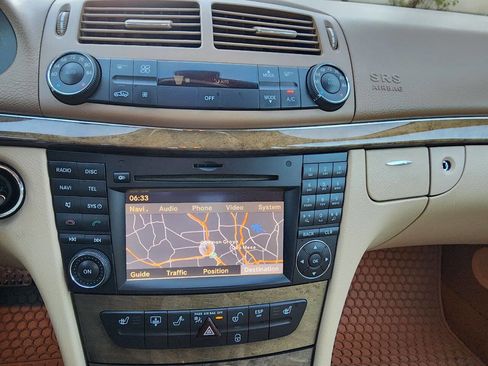 Used 2009 Mercedes-Benz E 350 Sedan image 33