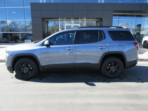 Used 2021 GMC Acadia AT4 w/ Technology Package image 4