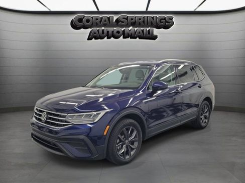 Used 2023 Volkswagen Tiguan SE FWD image 3