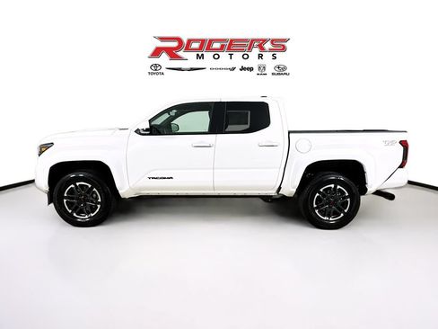 Used 2026 Toyota Tacoma TRD Sport AWD/4WD image 9