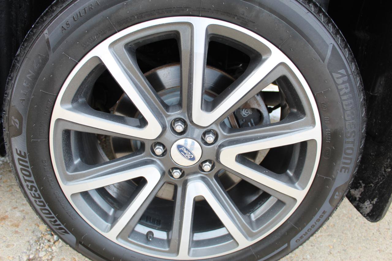 Used 2015 Ford Explorer XLT w/ Equipment Group 202A AWD/4WD image 38