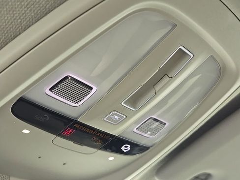 Certified 2024 Volvo XC40 B5 Plus w/ Climate Package image 26