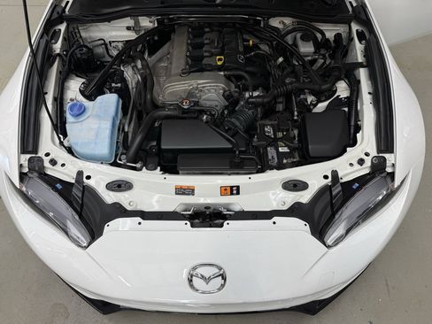 Used 2016 MAZDA MX-5 Miata Club RWD image 7