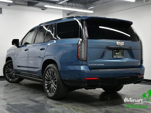 Used 2025 Cadillac Escalade Sport Platinum AWD/4WD image 7