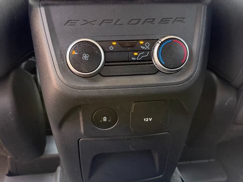 Certified 2025 Ford Explorer Active w/ Active Comfort Package AWD/4WD image 10