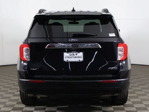Used 2023 Ford Explorer XLT AWD/4WD image 11