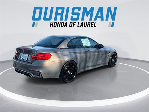 Used 2017 BMW M4 Convertible image 8