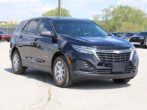 Used 2024 Chevrolet Equinox LS w/ LS Convenience Package AWD/4WD image 4