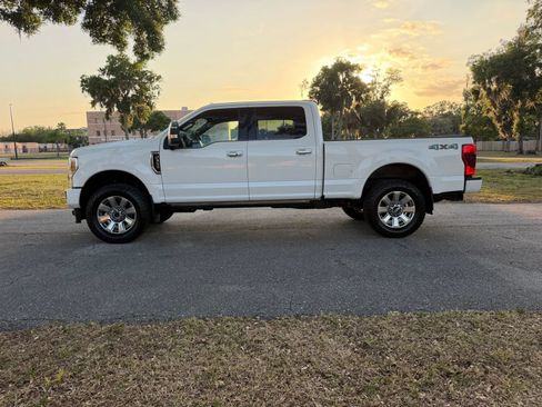 Used 2020 Ford F350 Platinum w/ Snow Plow Prep Package AWD/4WD image 9
