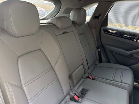 Certified 2023 Porsche Cayenne image 13