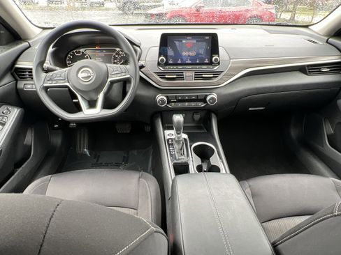 Used 2024 Nissan Altima 2.5 SV image 21