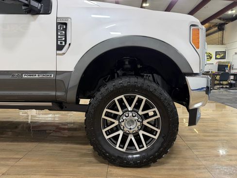 Used 2019 Ford F250 Lariat w/ Lariat Ultimate Package AWD/4WD image 4