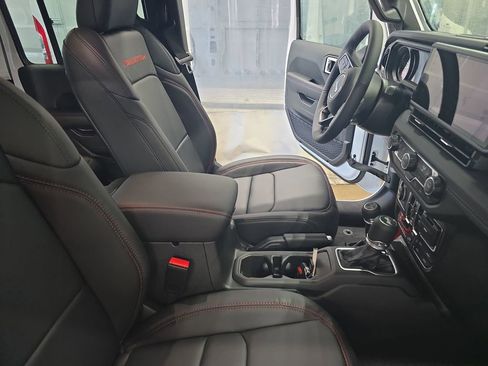 New 2026 Jeep Wrangler Unlimited Rubicon AWD/4WD image 10