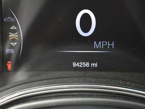 Used 2022 Jeep Grand Cherokee Laredo X AWD/4WD image 32