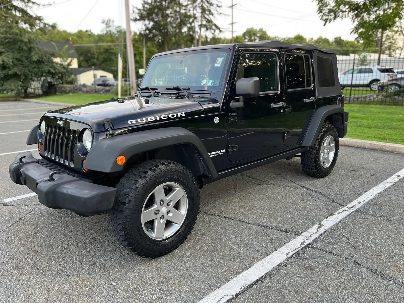 Used 2012 Jeep Wrangler Unlimited Rubicon w/ Connectivity Group AWD/4WD image 9