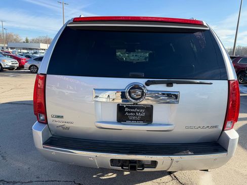 Used 2012 Cadillac Escalade Platinum image 4