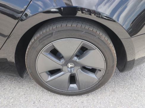 Used 2022 Tesla Model 3 Long Range AWD/4WD image 6