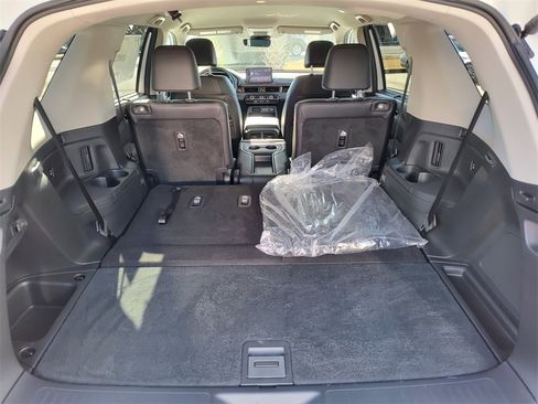 Certified 2025 Honda Pilot EX-L image 8