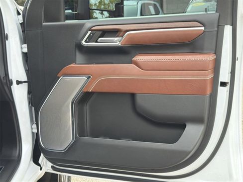 Used 2024 GMC Sierra 2500 Denali Ultimate image 31