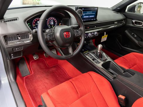 Used 2025 Honda Civic Type R image 6