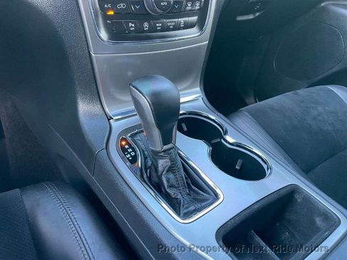 Used 2018 Jeep Grand Cherokee Altitude image 19