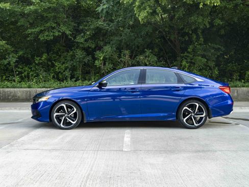 Used 2021 Honda Accord Sport image 6