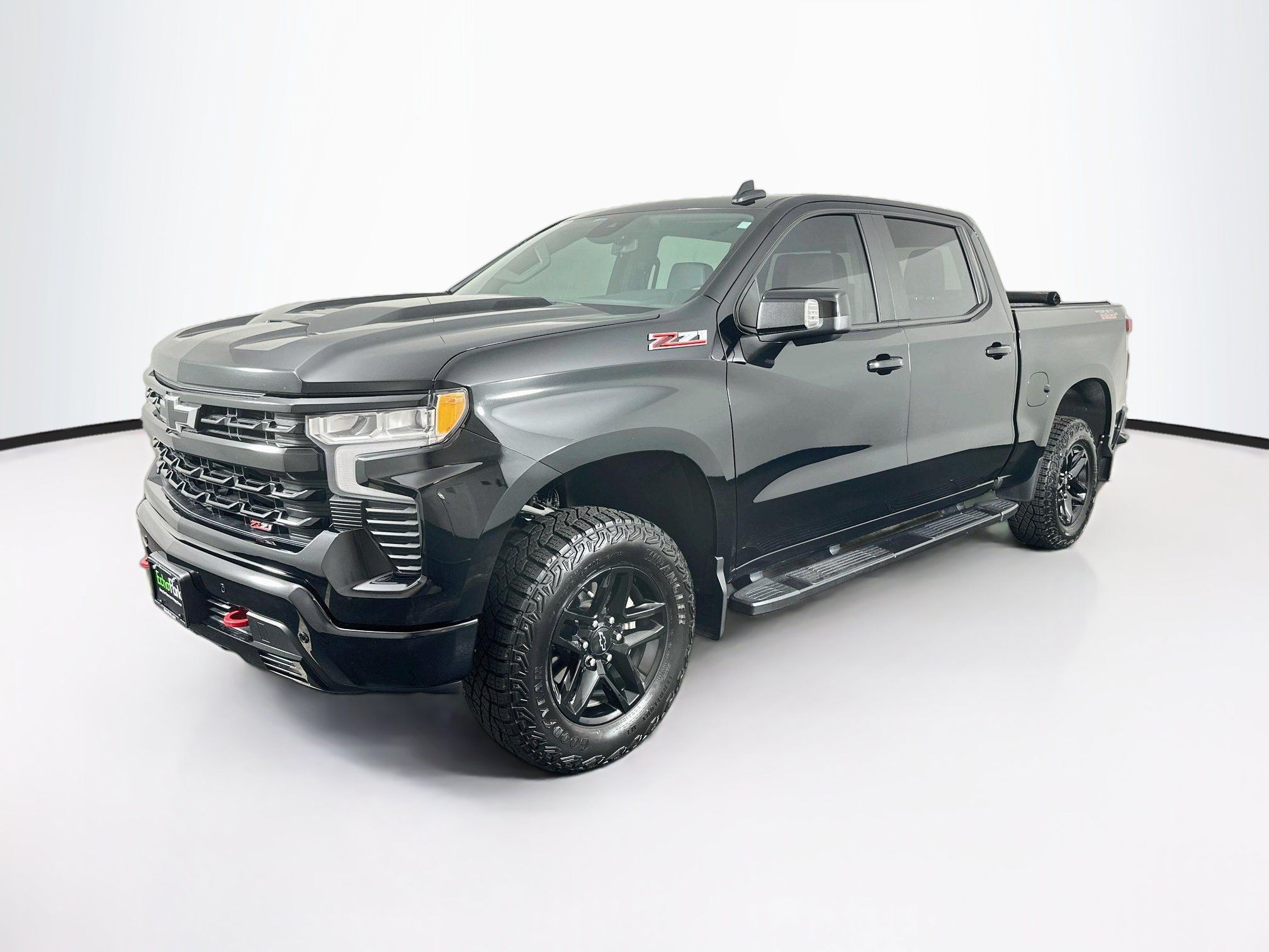 Used 2024 Chevrolet Silverado 1500 LT Trail Boss w/ Convenience Package II AWD/4WD image 3
