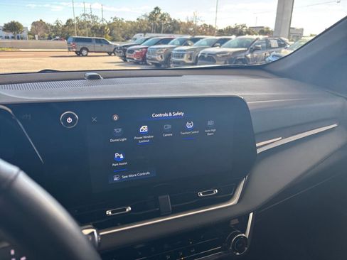 Used 2025 Chevrolet Equinox LT image 21