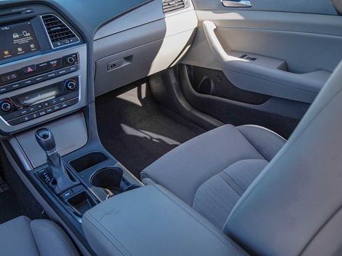 Used 2017 Hyundai Sonata SE image 32
