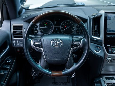 Used 2017 Toyota Land Cruiser w/ Four Season Floor Mat Package AWD/4WD image 20
