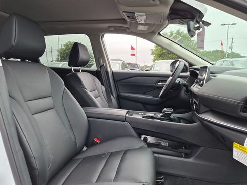 Used 2026 Nissan Rogue Dark Armor FWD image 31