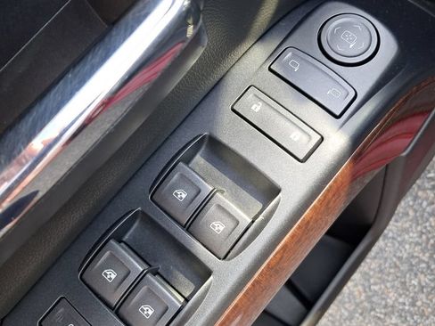 Used 2018 GMC Sierra 1500 SLE w/ SLE Value Package AWD/4WD image 11