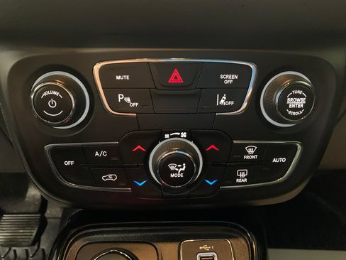 Used 2021 Jeep Compass Limited AWD/4WD image 29