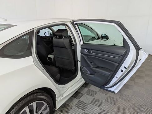 Used 2019 Honda Accord Hybrid image 30