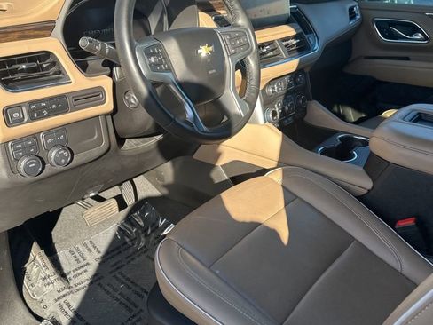 Used 2024 Chevrolet Suburban Premier image 5