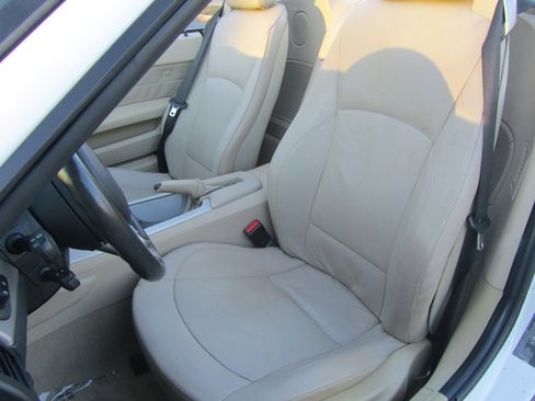 Used 2004 BMW Z4 2.5i image 20