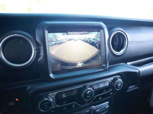 Used 2023 Jeep Wrangler Unlimited Sahara AWD/4WD image 27