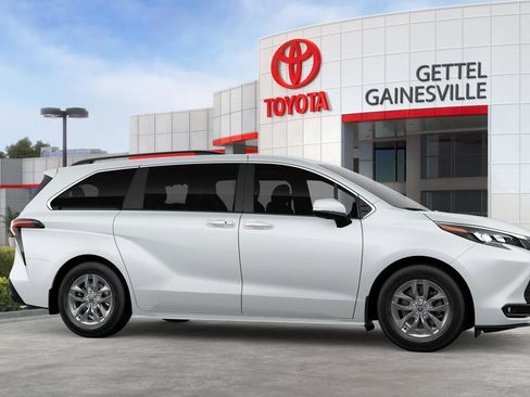New 2026 Toyota Sienna XLE FWD image 51