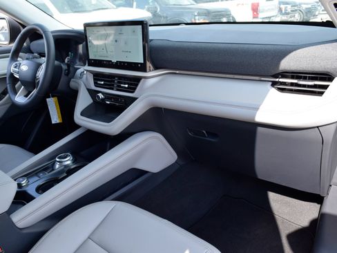 New 2026 Ford Explorer Active w/ Active Comfort Package RWD image 23