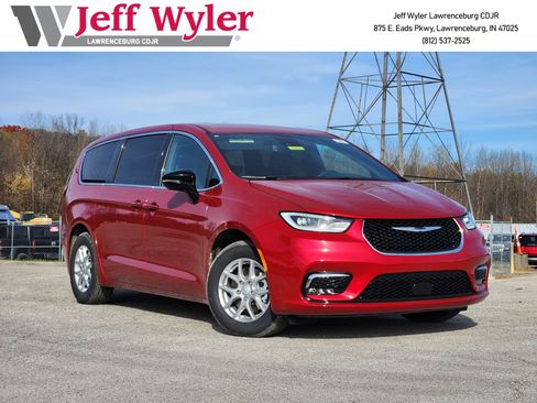 New 2026 Chrysler Pacifica Select FWD image 1